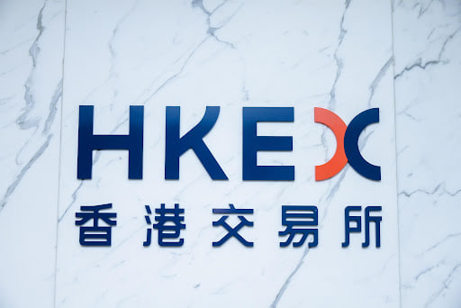 恒指期货直播-技术性高开，期指站上26800点关口：突破还是诱多？